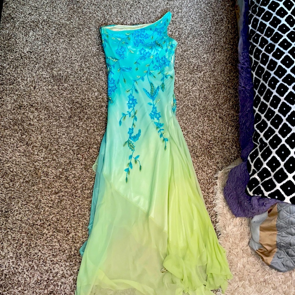 CASHE MERMAID STYLE GOWN